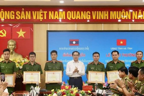 Hà Tĩnh trao thưởng cho lực lượng triệt phá đường dây mua bán người, lừa đảo xuyên quốc gia