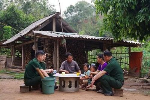 Giúp đồng bào vùng biên ở Điện Biên nắm chắc pháp luật