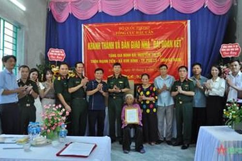 Tổng cục Hậu cần trao nhà 'Đại đoàn kết' tặng gia đình chính sách trên địa bàn xã Kim Bình