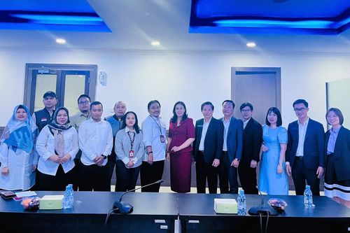 Tăng cường hợp tác trong lĩnh vực thể thao và các vấn đề với thanh niên với các đối tác Indonesia