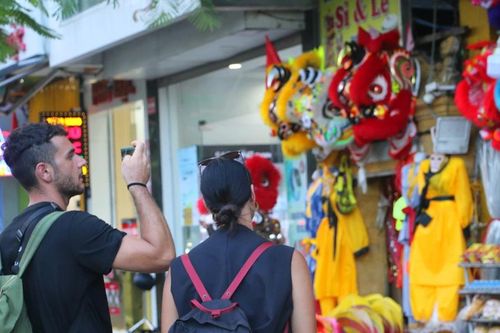 Lạc vào 'thủ phủ' làm đầu lân xứ Huế trước Tết Trung thu
