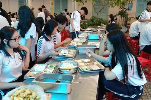 TPHCM: Hai phương án tổ chức bãi giữ xe, căn tin trường học