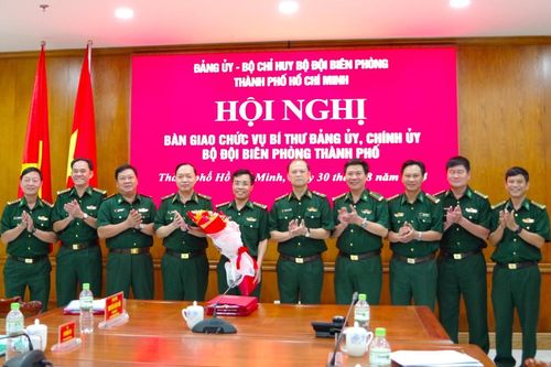 Bàn giao chức vụ Bí thư Đảng ủy, Chính ủy BĐBP thành phố Hồ Chí Minh