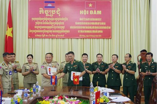 Hội đàm đảm bảo an ninh, trật tự trên khu vực biên giới giữa Bộ Chỉ huy BĐBP Đắk Nông với Công an tỉnh Mondulkiri