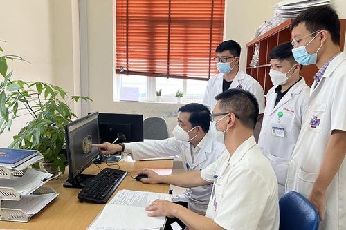 Bộ Y tế đề xuất tăng tiền phụ cấp, tiền trực và tiền ăn cho cán bộ y tế