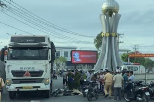 Va chạm với xe container, nữ sinh ở Long An tử vong trên đường đi học
