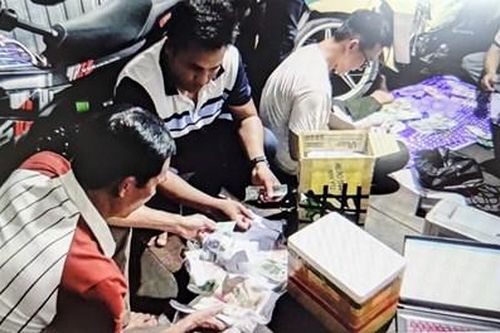 Đề nghị truy tố 2 chị em ruột và 2 đồng phạm 'Làm, lưu hành tiền giả'