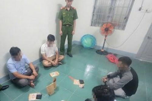 Bắt quả tang 3 nhân viên Văn phòng Đăng ký đất đai đang đánh bạc ở Đắk Lắk