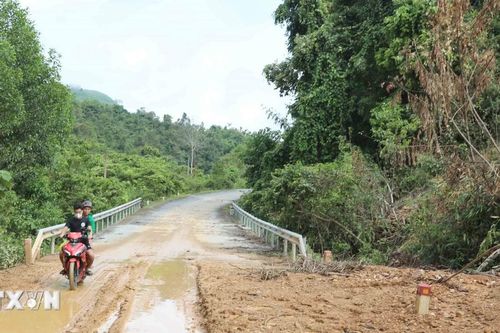 Nghệ An: Nguy cơ sạt lở trên các tuyến đường trọng yếu, huyết mạch ở miền núi