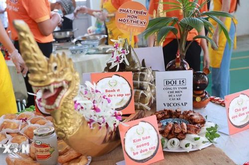 Trà Vinh: Sản phẩm dừa sáp hút hàng, khó đáp ứng đủ nhu cầu trong dịp Festival
