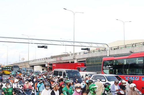 Khu vực cửa ngõ TP Hồ Chí Minh ùn tắc giao thông trước kỳ nghỉ Lễ 2/9
