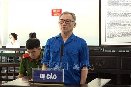 Lĩnh án 13 năm tù vì lừa đảo, hứa tác động để 'kêu oan'