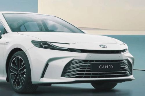 Toyota Camry 2025 cập bến Đông Nam Á: Chỉ có phiên bản hybrid, 'ăn xăng' 5,1 lít/100 km