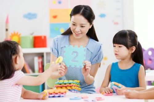 Tham mưu đầu tư xây dựng cơ sở giáo dục mầm non phục vụ con công nhân, người lao động ở các khu công nghiệp, khu chế xuất
