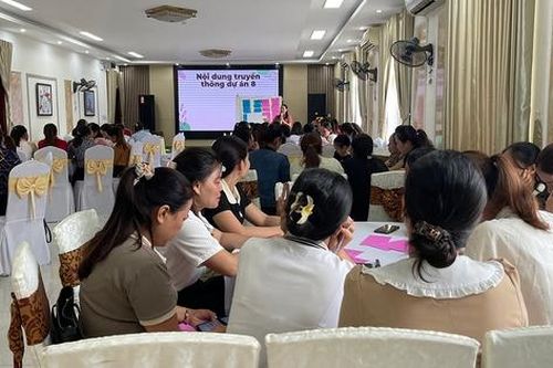 Trang bị kiến thức cho phụ nữ dân tộc thiểu số và miền núi trước các mối nguy hại về xâm hại tình dục trẻ em