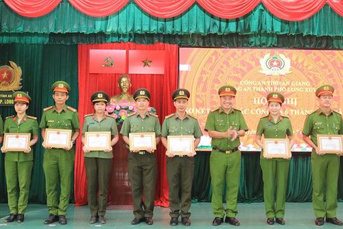Công an TP. Long Xuyên với phong trào 'Toàn dân bảo vệ an ninh Tổ quốc'