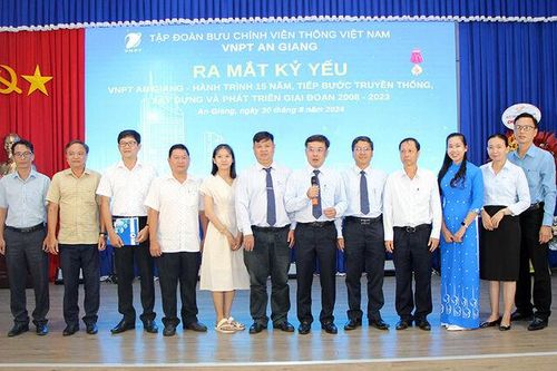 An Giang họp mặt kỷ niệm 79 năm truyền thống ngành Bưu điện