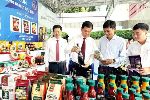 Xây dựng nông thôn mới gắn với phát triển nông nghiệp bền vững