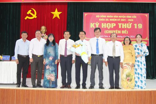 Bầu 2 chức danh phó chủ tịch HĐND - UBND huyện Vĩnh Cửu