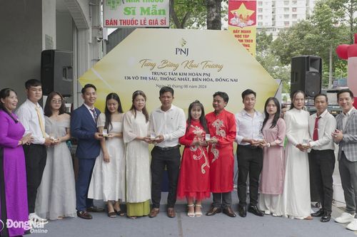 Tặng nhẫn cưới cho hội viên, phụ nữ dự định kết hôn trong năm 2024