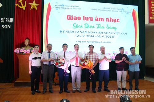Giao lưu âm nhạc chủ đề 'Giai điệu tỏa sáng'
