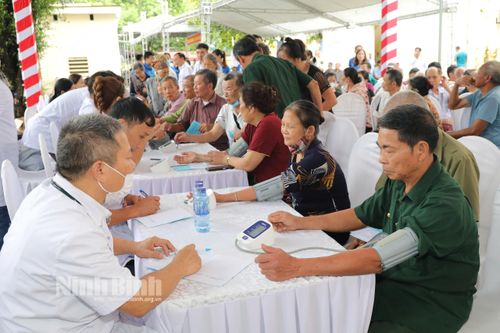 Nho Quan, chăm lo sức khỏe cho đối tượng chính sách, người có công