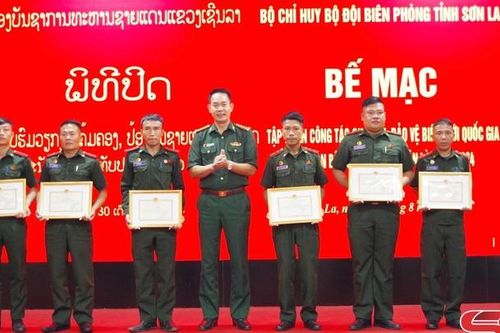 Bế mạc lớp tập huấn công tác quản lý, bảo vệ biên giới quốc gia cho cán bộ Quân đội nhân dân Lào