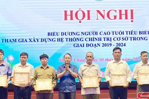 Biểu dương người cao tuổi tiêu biểu tham gia xây dựng hệ thống chính trị cơ sở, giai đoạn 2019 - 2024