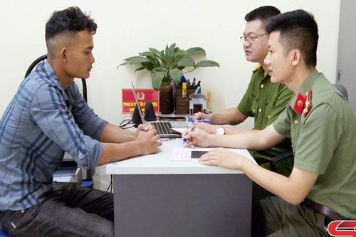 Phạt hành chính hai trường hợp chia sẻ thông tin xúc phạm uy tín của cơ quan công an