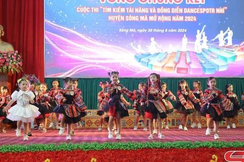 Chung kết Cuộc thi 'Tìm kiếm tài năng và đồng diễn Dancesport nhí'