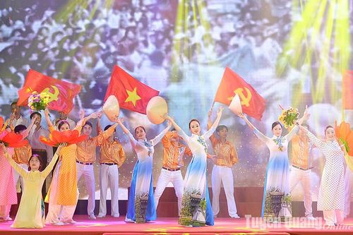 Rực rỡ mùa thu quê hương