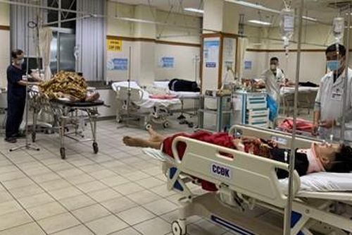 Yêu cầu ban chủ nhiệm, trưởng trung tâm, khoa phòng không tắt điện thoại trong dịp nghỉ lễ Quốc khánh