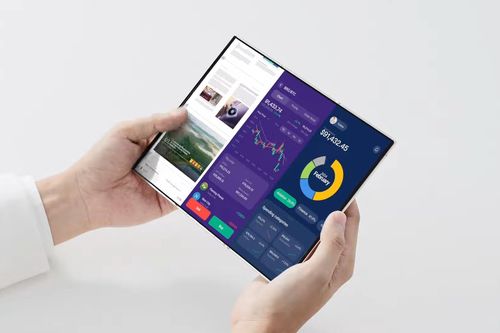 TECNO giới thiệu điện thoại gập 3 màn: Nhìn mỏng hơn cả Galaxy Z Fold6, bản lề gập được 300.000 lần