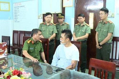 Thăm hỏi, động viên 2 cán bộ Công an bị thương khi làm nhiệm vụ