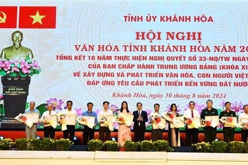 Xây dựng Khánh Hòa văn minh, thân thiện, mến khách