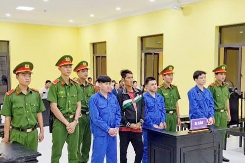 Mượn mã tấu cho 'đệ' đi giết người, cả 2 cùng lĩnh án