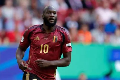 Tiền đạo Romelu Lukaku hoàn tất thủ tục tới Napoli