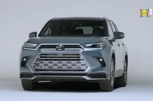 Doanh số của Toyota Motor tăng lần đầu tiên trong 6 tháng