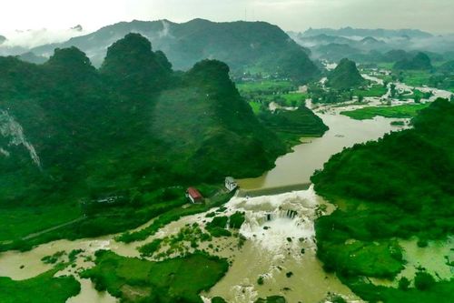 Vẻ đẹp hùng vĩ và nên thơ của sông, núi Cao Bằng