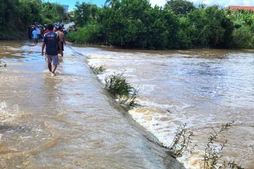 Hai chị em chết đuối thương tâm khi đi qua đập tràn