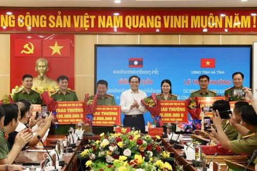 Vụ phá tổ chức lừa đảo quốc tế, bắt 155 đối tượng: Trao thưởng các lực lượng phá án