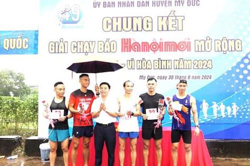 Hơn 500 VĐV tham gia chung kết Giải chạy Báo Hànôịmới mở rộng lần thứ 49 huyện Mỹ Đức