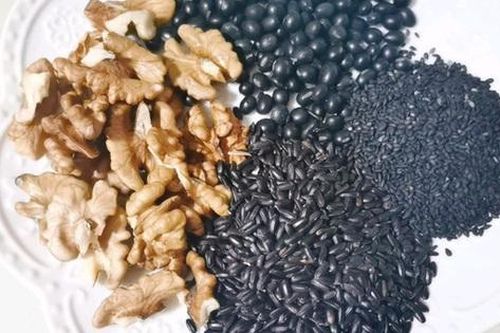 Ăn gì giúp cải thiện tóc bạc sớm?