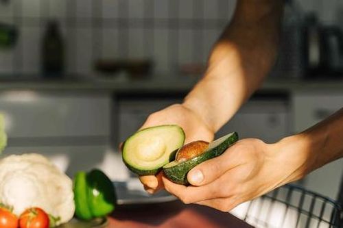 Mẹo làm đẹp đơn giản với quả bơ