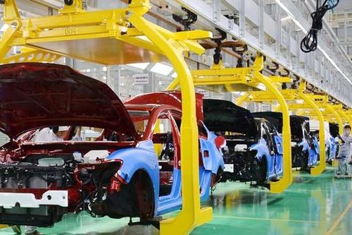 Chính thức giảm 50% phí trước bạ đối với ô tô sản xuất, lắp ráp trong nước