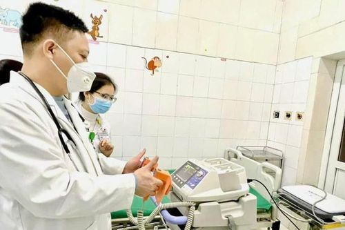 Bác sĩ làm dân vận khéo