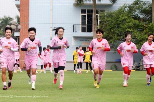 Tuyển nữ Việt Nam đá giao hữu với RB Leipzig
