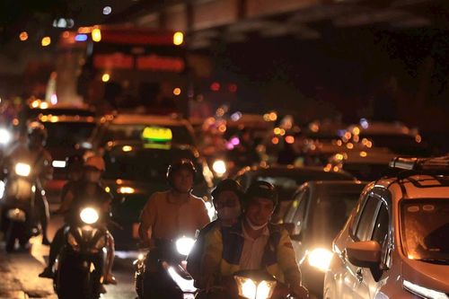 Người dân về quê nghỉ lễ 2-9: Vành đai 3 Hà Nội ùn tắc kéo dài đến đêm