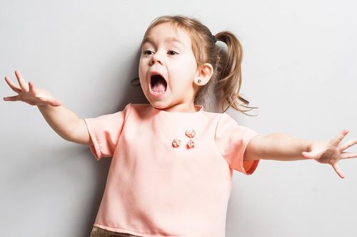 7 dấu hiệu đứa trẻ được chiều quá mức