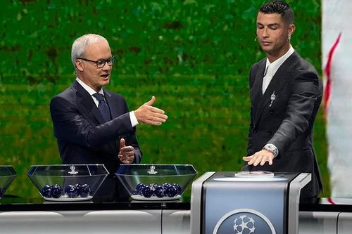 Vẻ mặt buồn chán của Ronaldo trong lễ bốc thăm Cúp C1 thể thức mới gây sốt